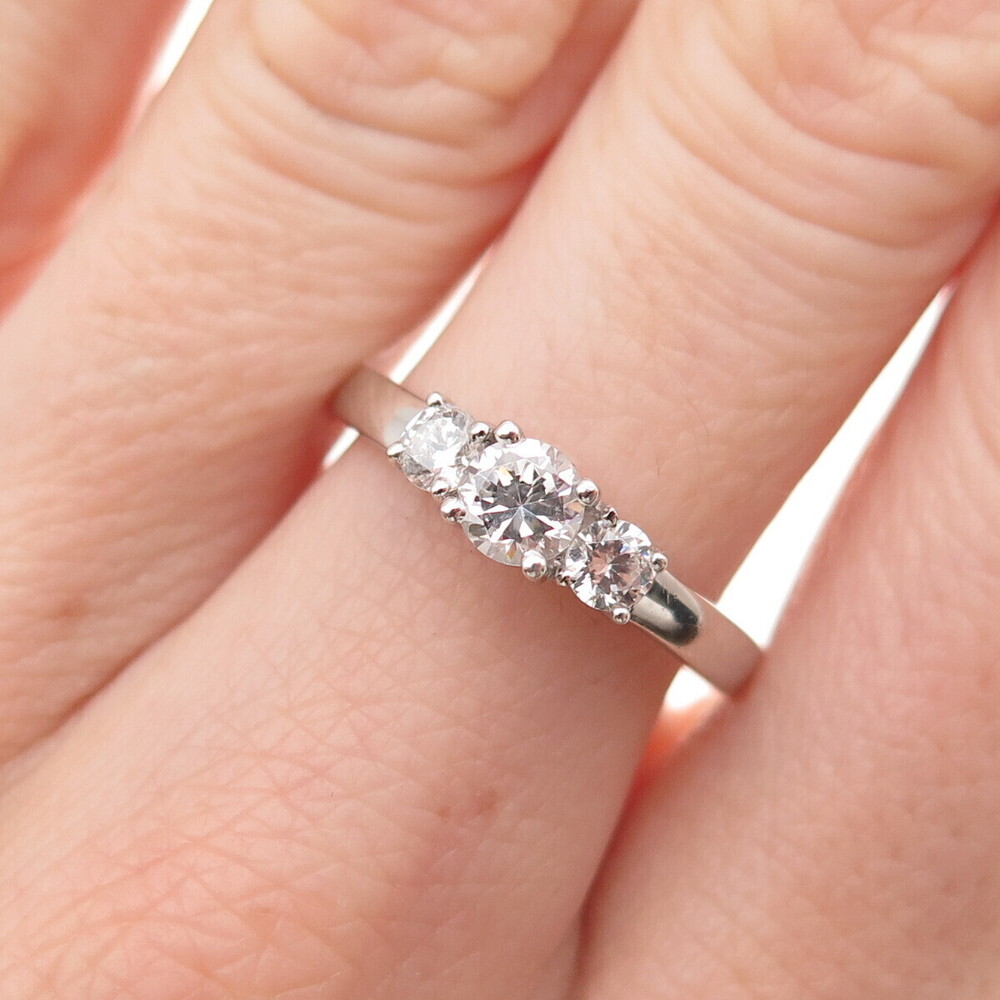 925 Sterling Silver Round-Cut C Z Engagement Ring Size 7